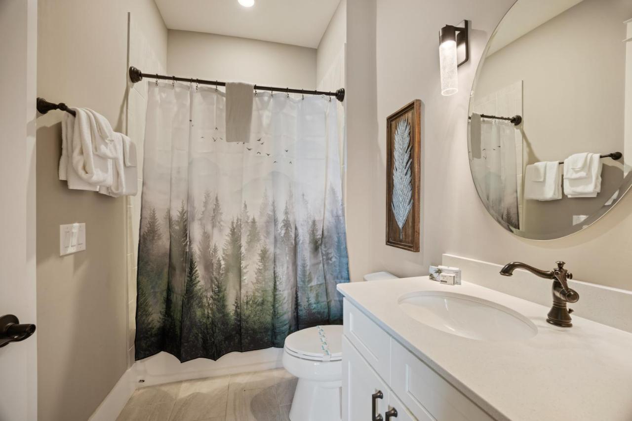 Beautiful Downtown Condo - Balcony - Amazing City Views - Loaded Kitchen - Stainless Steel Appliances - Board Games & More Blue Ridge Exterior foto