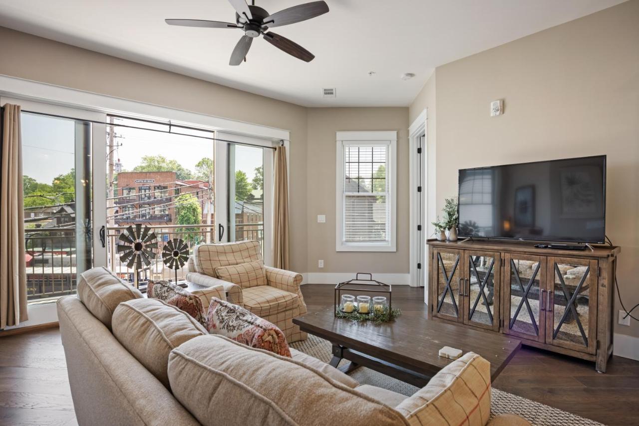 Beautiful Downtown Condo - Balcony - Amazing City Views - Loaded Kitchen - Stainless Steel Appliances - Board Games & More Blue Ridge Exterior foto