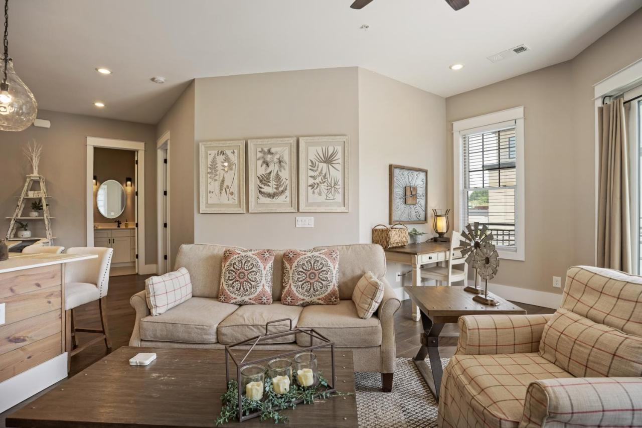Beautiful Downtown Condo - Balcony - Amazing City Views - Loaded Kitchen - Stainless Steel Appliances - Board Games & More Blue Ridge Exterior foto